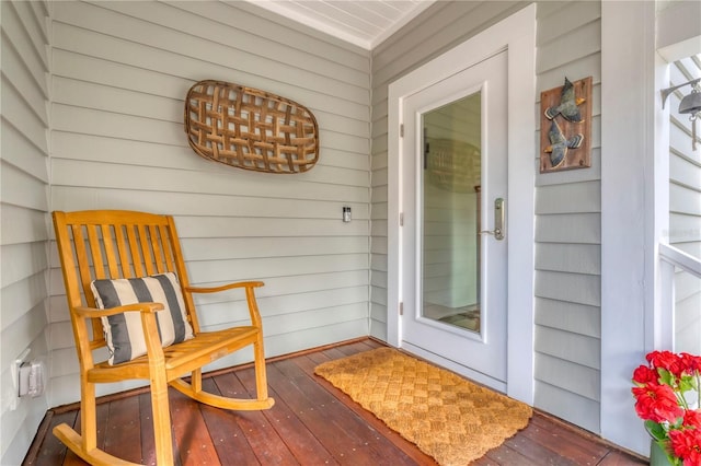 entrance to property with covered porch