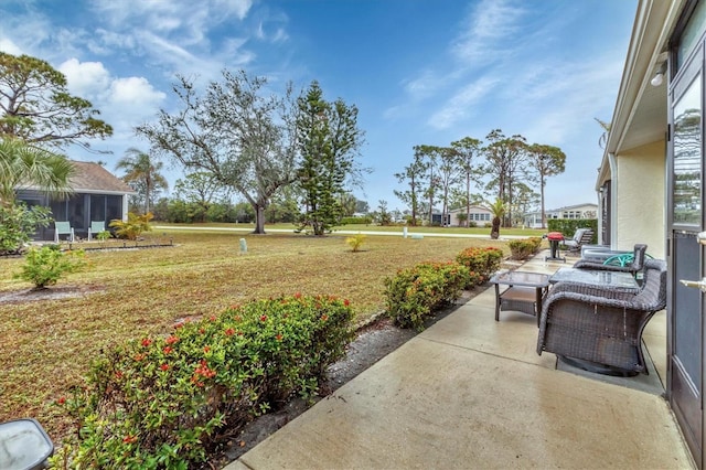 view of yard featuring a patio