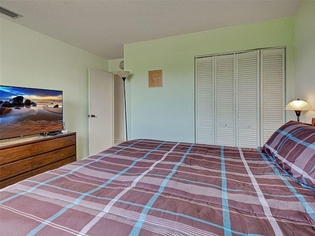 914 E 2nd St, Englewood, FL 34223 - bedroom featuring a closet