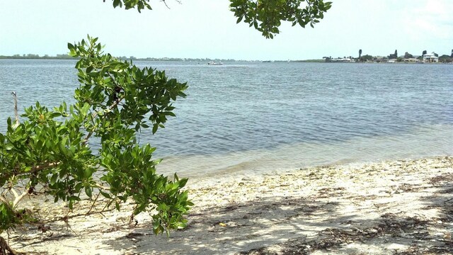 4198 Gardner Dr, Port Charlotte, FL 33952