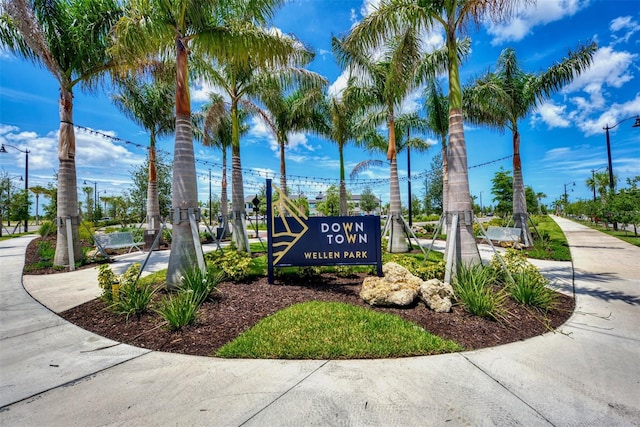 view of community / neighborhood sign