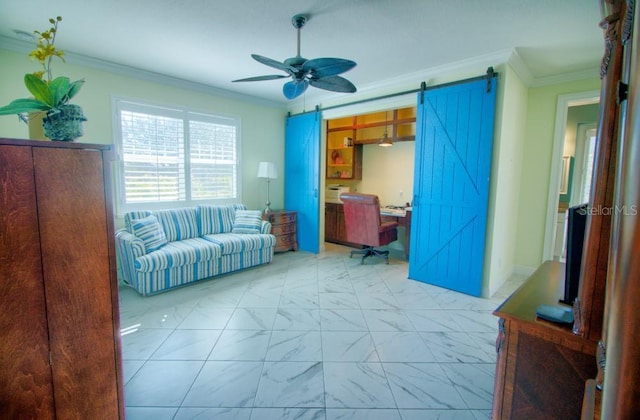 living room with ornamental molding, a barn door, and ceiling fan