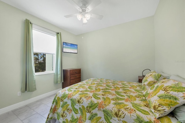 bedroom with ceiling fan