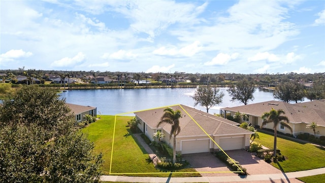 bird's eye view featuring a water view