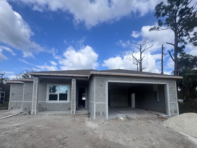 view of front of house with a garage