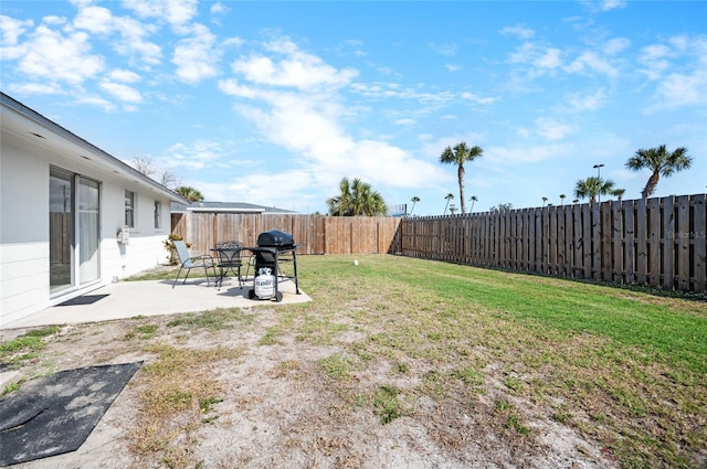 view of yard featuring a patio