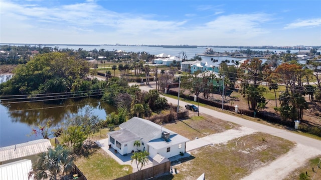 bird's eye view with a water view