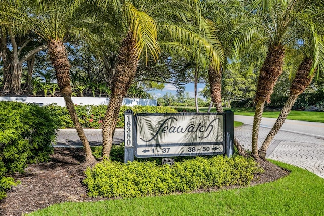 view of community / neighborhood sign