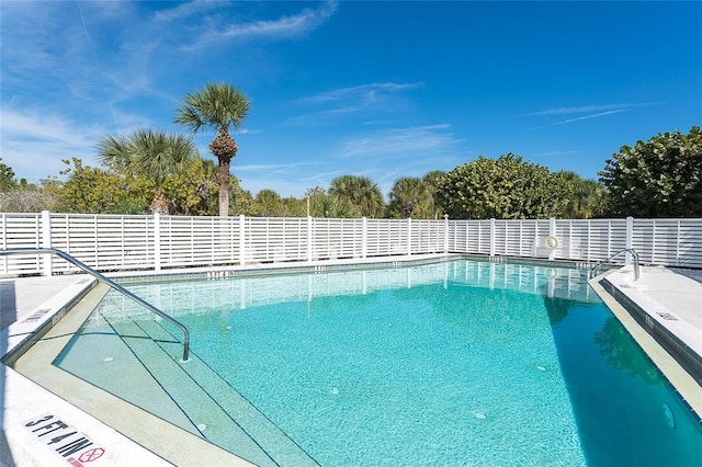 view of swimming pool