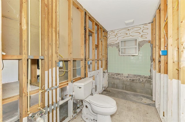 bathroom featuring toilet