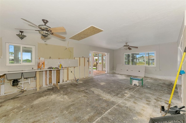 unfurnished room featuring ceiling fan