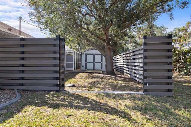 view of yard with a shed