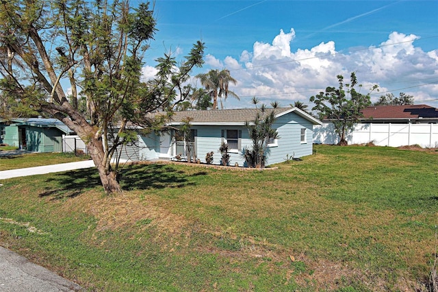 view of front of property with a front yard