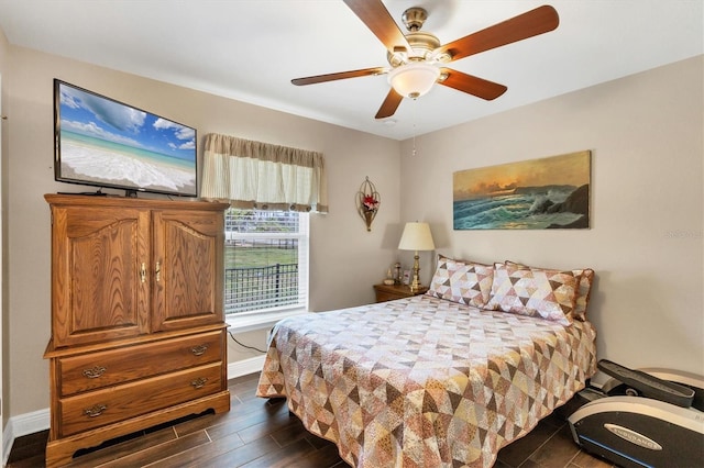 bedroom featuring ceiling fan