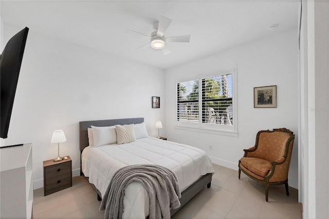 bedroom with ceiling fan