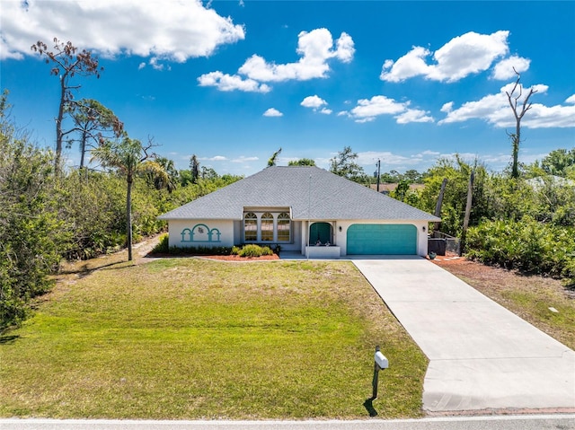 view of front of home featuring a garage, stucco siding, a front lawn, a shingled roof, and driveway