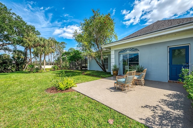 view of yard with a patio