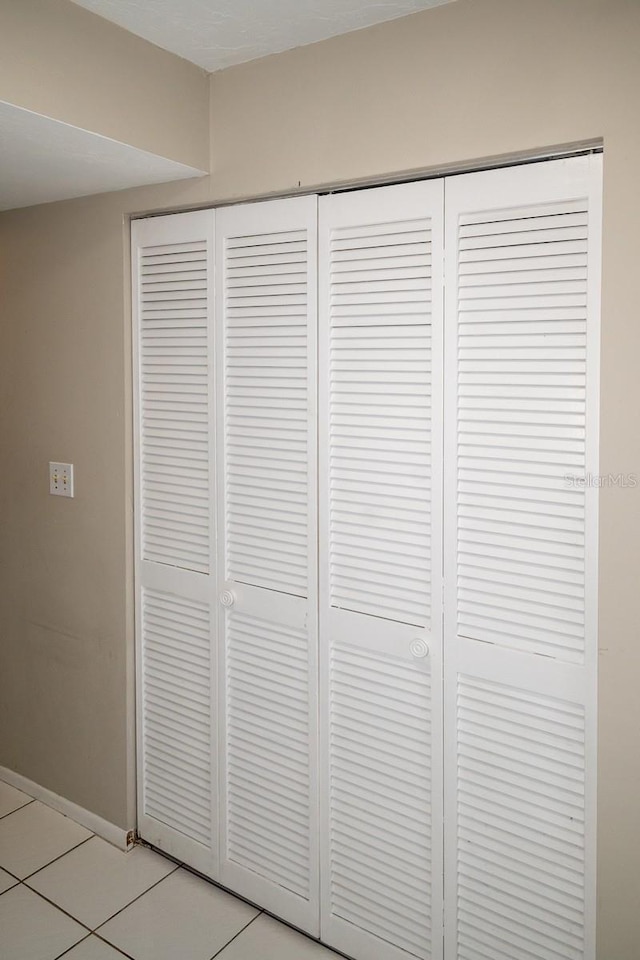 room details featuring baseboards