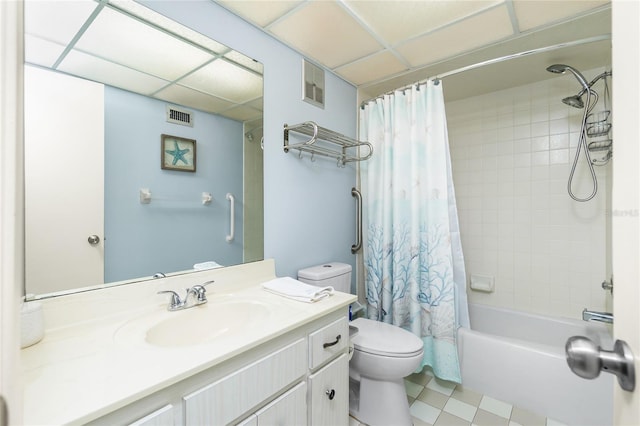 full bathroom featuring visible vents, vanity, toilet, and shower / bath combo with shower curtain