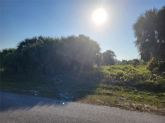 Listing photo 3 for 10463 New Brunswick St, Port Charlotte FL 33981