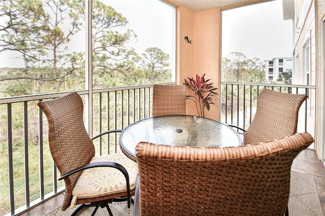 balcony with outdoor dining space