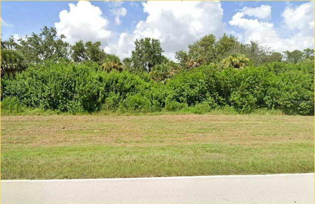 Listing photo 3 for 26462 Notre Dame, Punta Gorda FL 33955