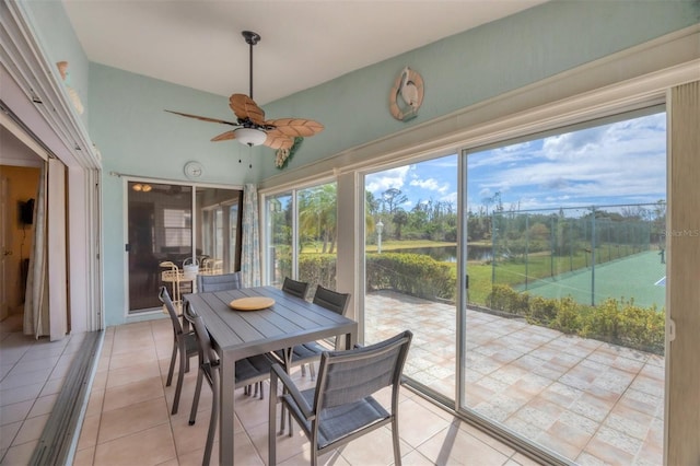 sunroom / solarium with ceiling fan