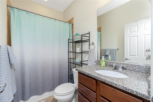 full bathroom with toilet, a shower with shower curtain, and vanity