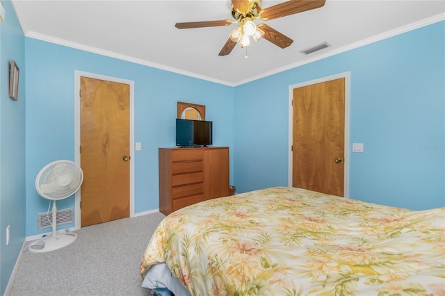 bedroom with visible vents, ornamental molding, carpet, baseboards, and ceiling fan