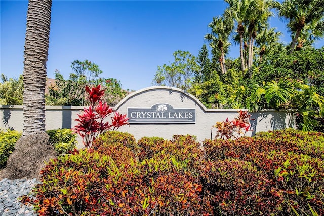 view of community / neighborhood sign