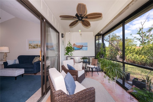 sunroom / solarium featuring an outdoor living space and ceiling fan