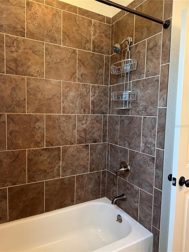 174 Broadmoor Ln, Rotonda West, FL 33947 - full bath featuring shower / bath combination
