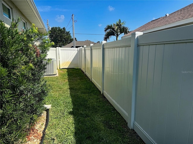 174 Broadmoor Ln, Rotonda West, FL 33947 - view of yard featuring a gate