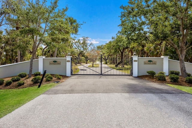9144 Spring Valley Rd, Englewood, FL 34224 - gate with fence