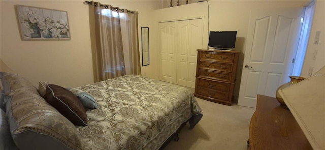 19 Medalist Way, Rotonda West, FL 33947 - bedroom with light carpet and a closet