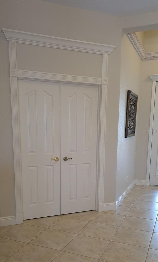19 Medalist Way, Rotonda West, FL 33947 - detailed view of baseboards