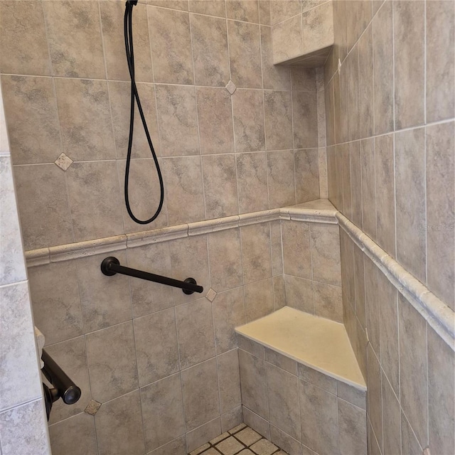 19 Medalist Way, Rotonda West, FL 33947 - full bath featuring a tile shower