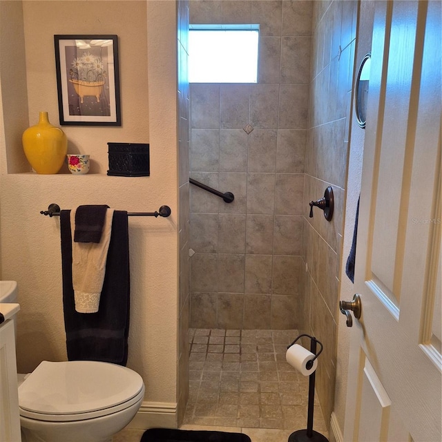 19 Medalist Way, Rotonda West, FL 33947 - bathroom with a tile shower and vanity