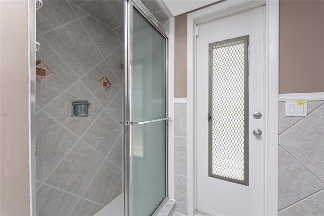 146 Rotonda Cir, Rotonda West, FL 33947 - full bathroom with a shower stall