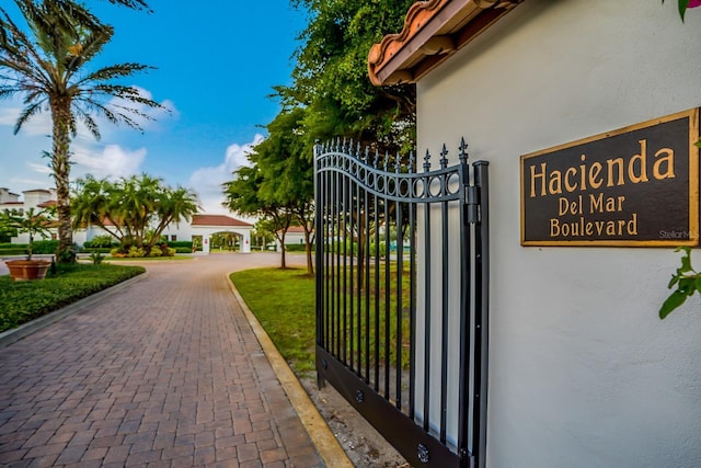 11100 Hacienda Del Mar Blvd Unit G-304, Placida, FL 33946 - view of gate