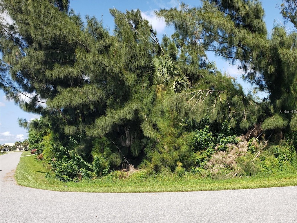 370 W Tarpon Blvd NW, Port Charlotte, FL 33952