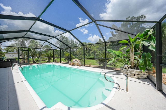 196 Lecturn St, Port Charlotte, FL 33954 - swimming pool featuring a patio and glass enclosure