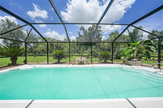 196 Lecturn St, Port Charlotte, FL 33954 - swimming pool featuring a lanai