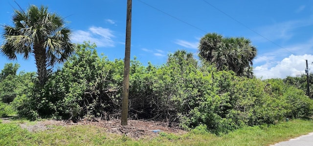 104 Bebb Ct, Rotonda West, FL 33947