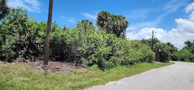 104 Bebb Ct, Rotonda West, FL 33947