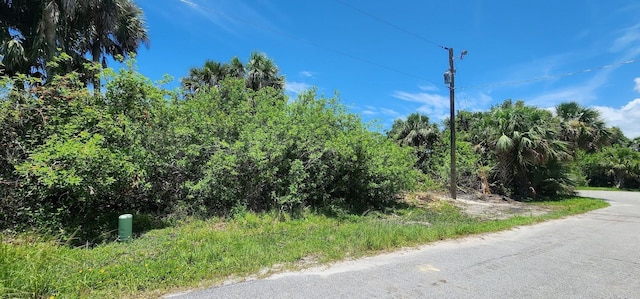 104 Bebb Ct, Rotonda West, FL 33947