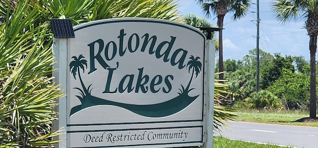 135 Coca Ln, Rotonda West, FL 33947