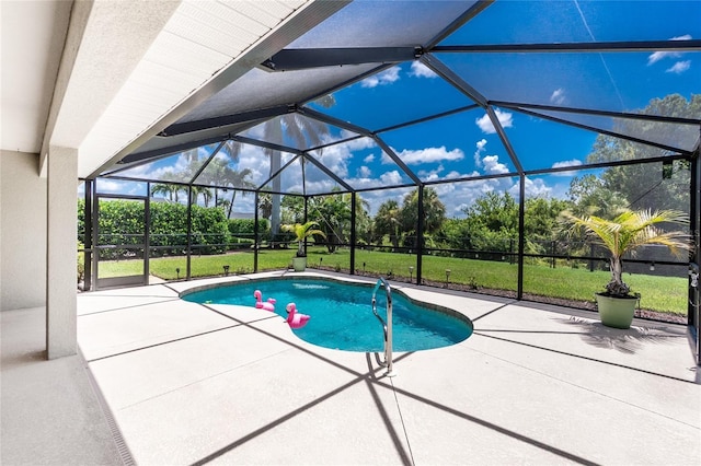 6 Medalist Ct, Rotonda West, FL 33947 - outdoor pool featuring a patio area, a lawn, and glass enclosure