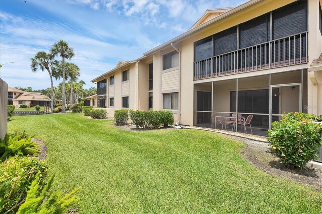 2004 Longpointe Cir Unit E2, Venice, FL 34293 - view of grassy yard