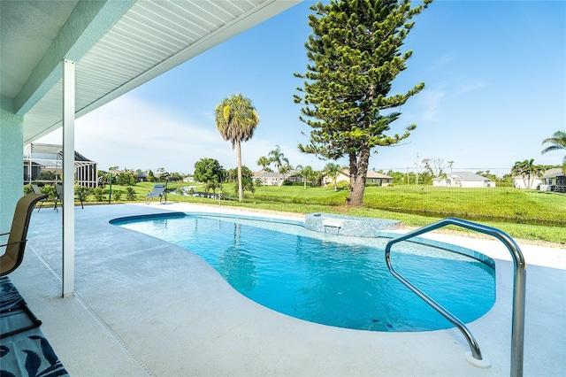 172 Mariner Ln, Rotonda West, FL 33947 - swimming pool with a patio area